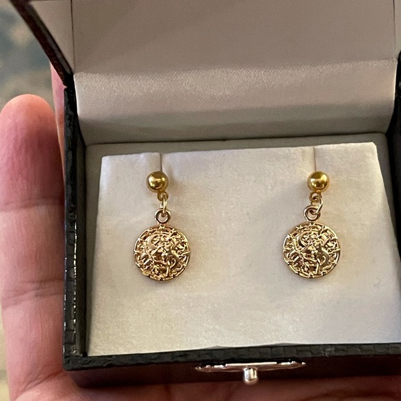 Vintage Jewelry - Sagittarius zodiac sign gold tone metal drop earrings